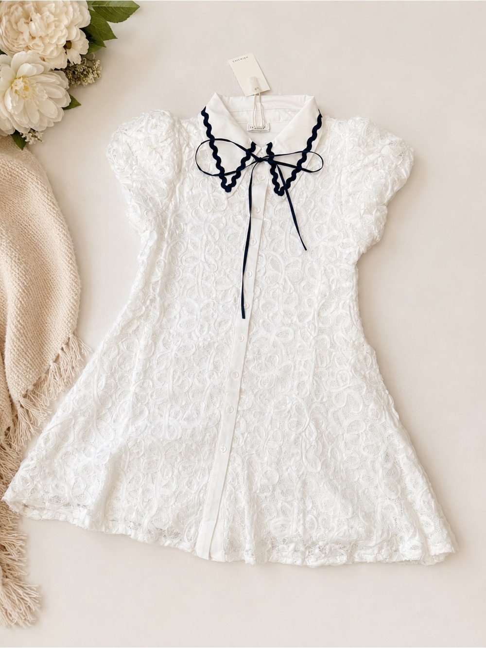 Lime Lush Lovelo White Lace Dress with Black Ribbon Collar NWT Size Medium